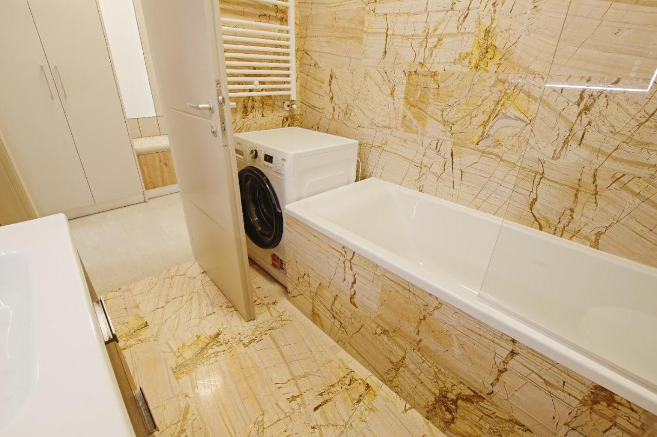 Himson-Beige Apartment Яссы Экстерьер фото